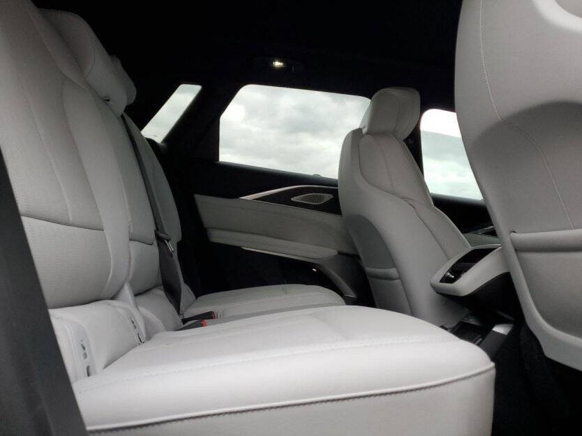 2024 Cadillac Lyriq Image 9