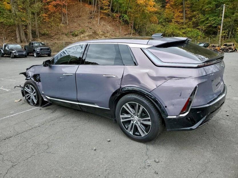 2024 Cadillac Lyriq Image 3