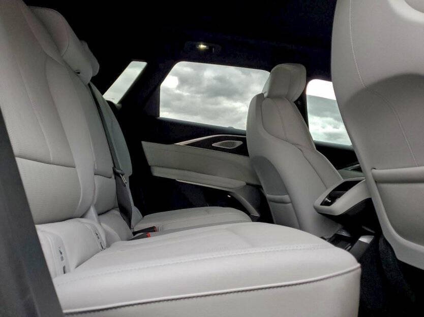 2024 Cadillac Lyriq Image 9