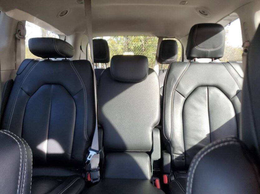 2022 Chrysler Pacifica Image 7