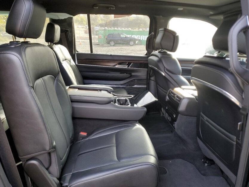 2023 Jeep Grand Cherokee Image 9