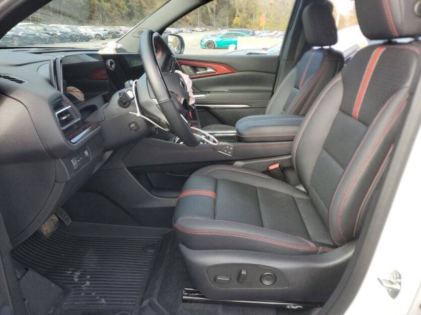 2025 Chevrolet Traverse Image 5