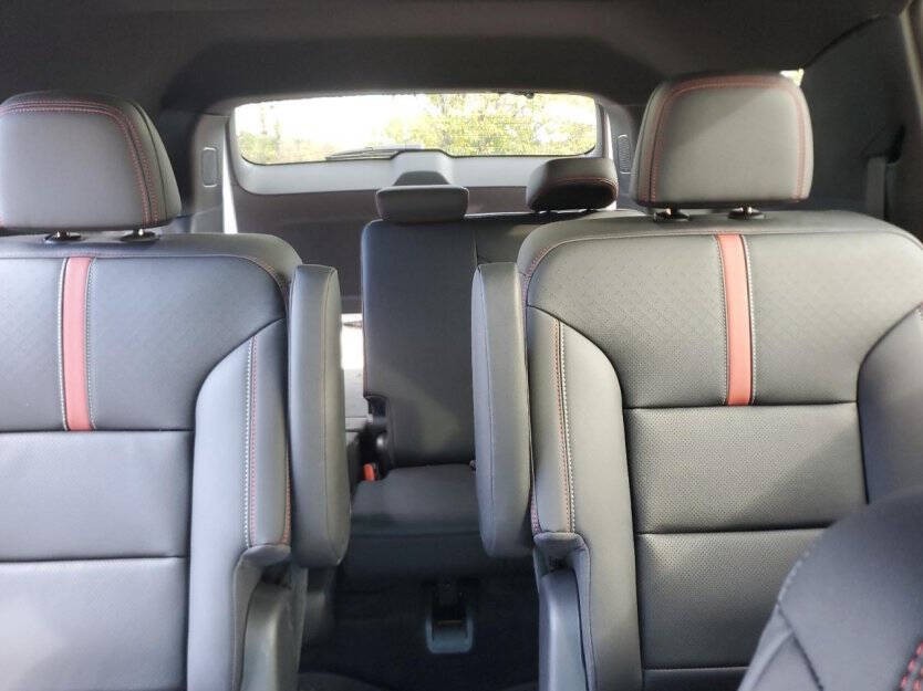 2025 Chevrolet Traverse Image 6