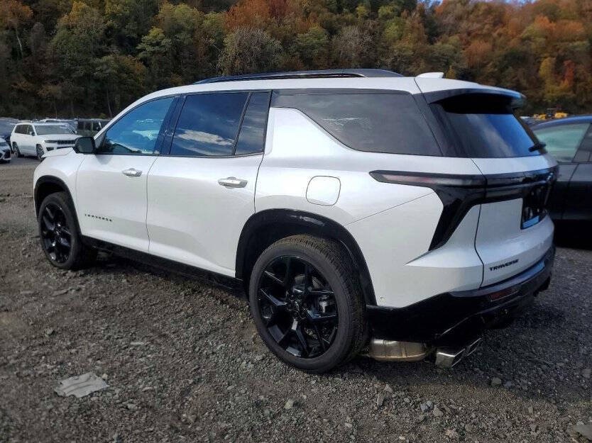 2025 Chevrolet Traverse Image 3