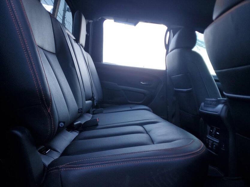 2024 Nissan Titan Image 6