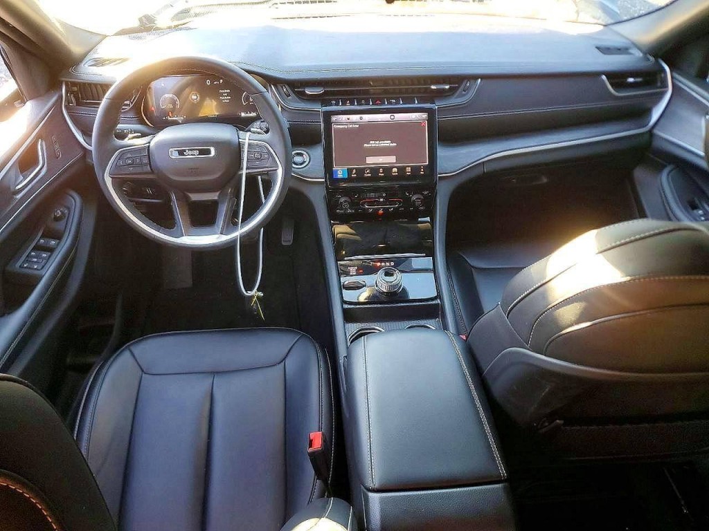 2024 Jeep Grand Cherokee Image 7