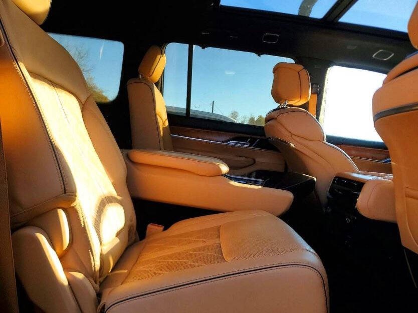 2022 Jeep Grand Cherokee Image 9