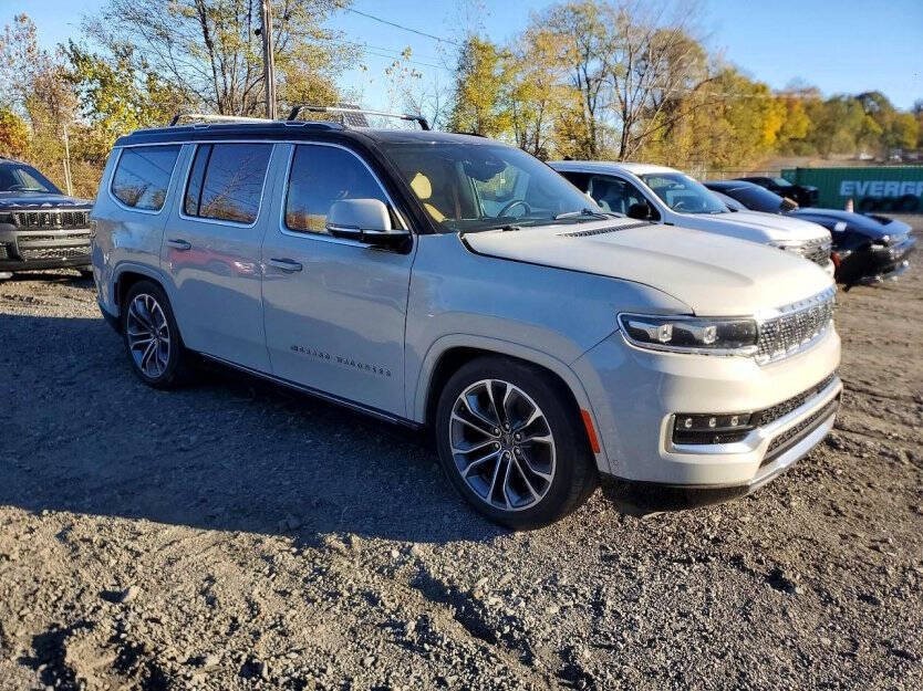 2022 Jeep Grand Cherokee Image 1