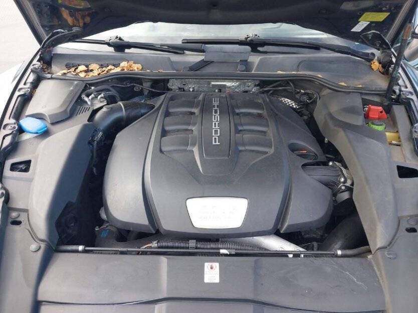 2013 Porsche Cayenne Image 9