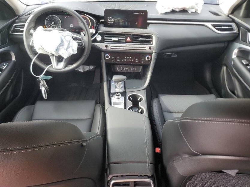 2026 Genesis G70 Image 7