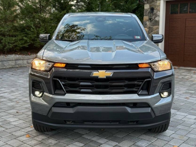 2024 Chevrolet Colorado Image 2