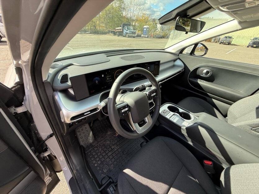 2026 Hyundai Ioniq 9 Image 6