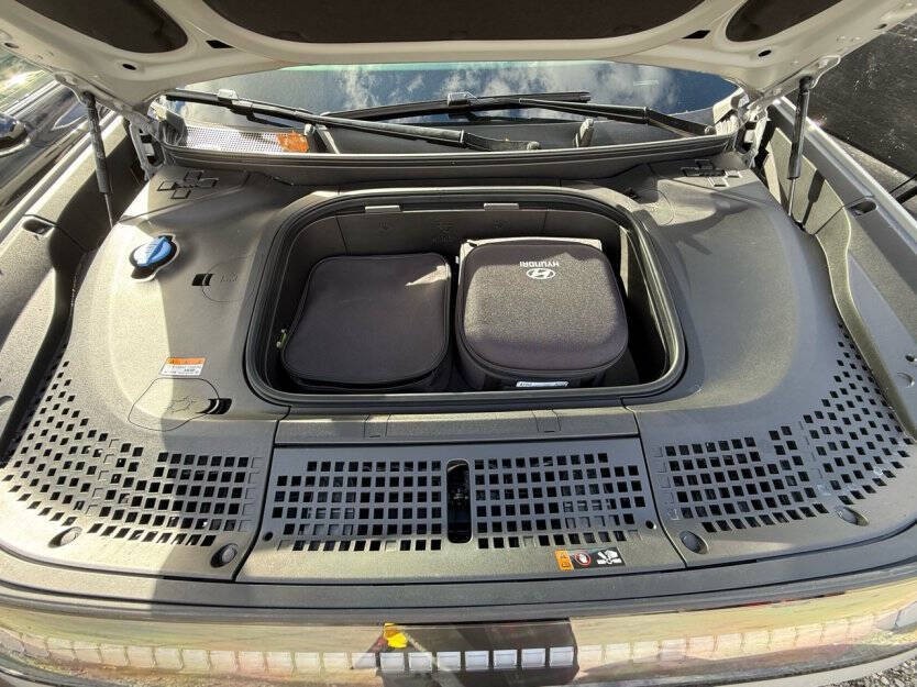 2026 Hyundai Ioniq 9 Image 9