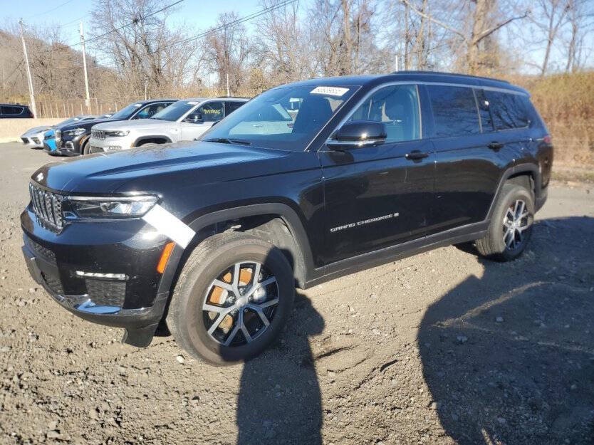 2025 Jeep Grand Cherokee Image 2