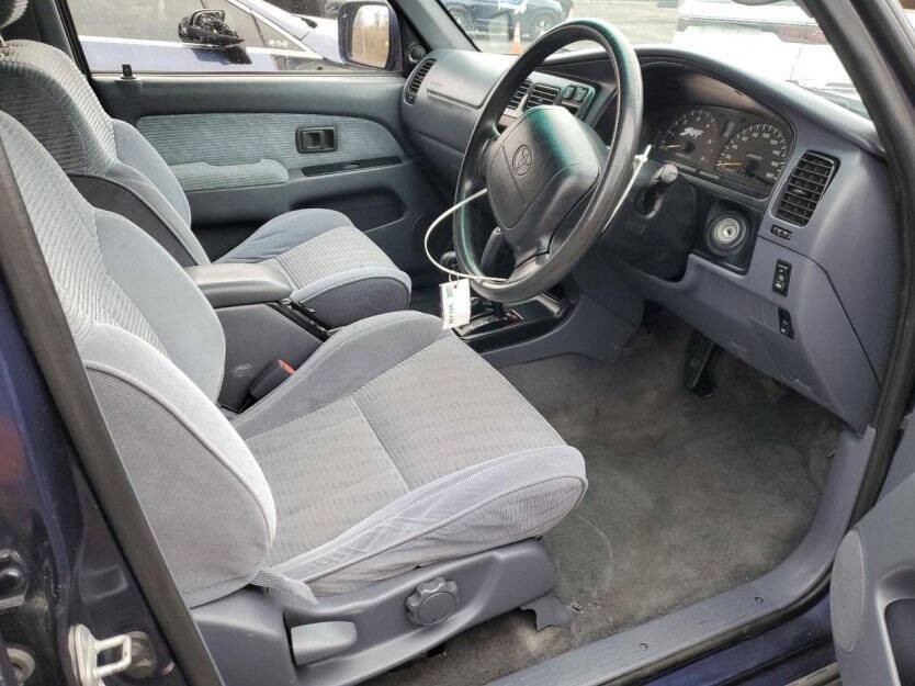 1997 Toyota Hilux Image 6