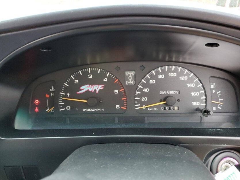 1997 Toyota Hilux Image 8