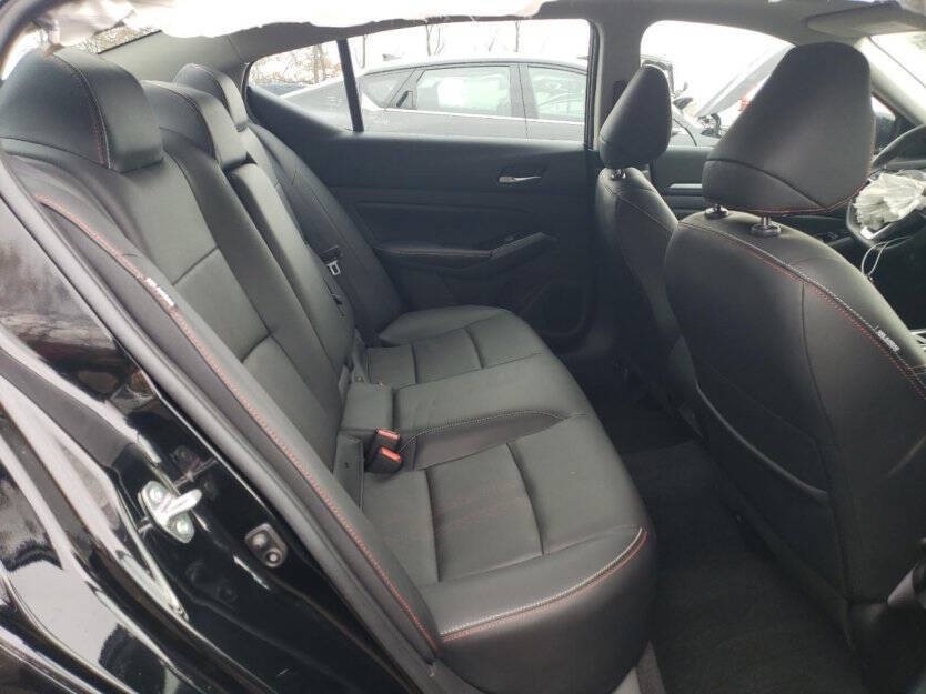 2025 Nissan Altima Image 7