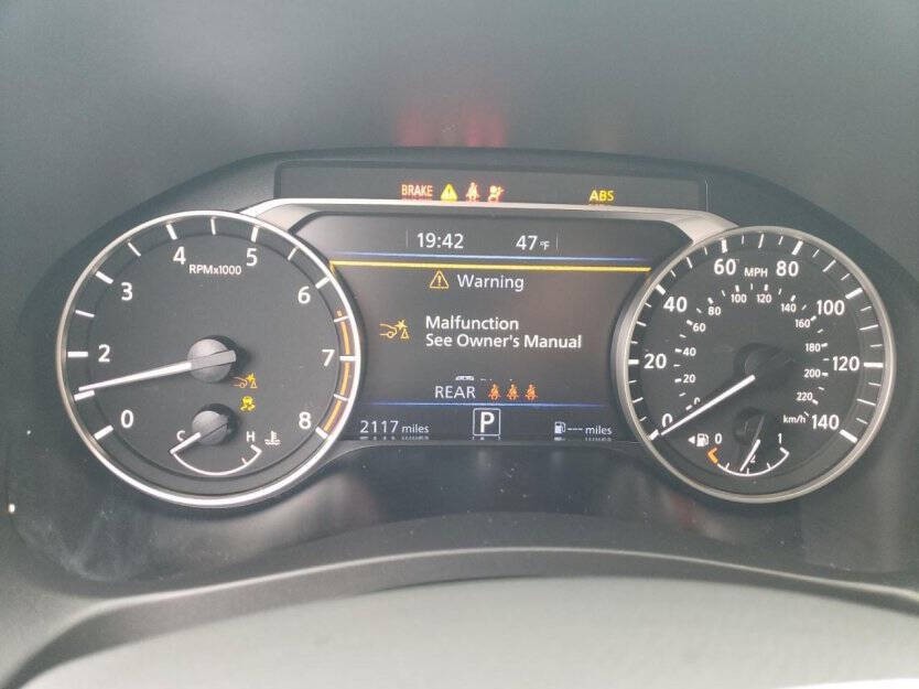 2025 Nissan Altima Image 8