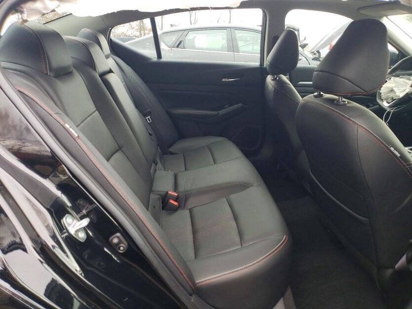 2025 Nissan Altima Image 7