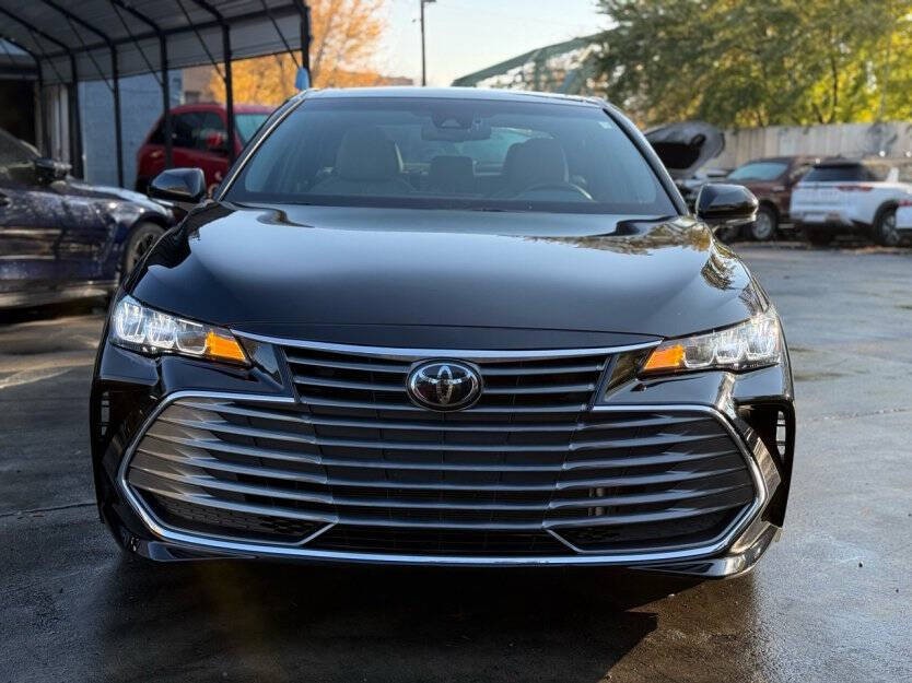 2019 Toyota Avalon Image 2
