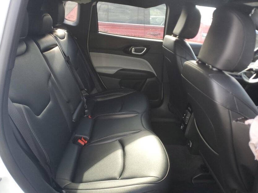 2025 Jeep Compass Image 9