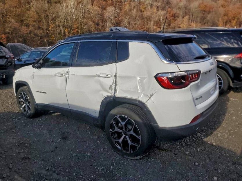 2025 Jeep Compass Image 3