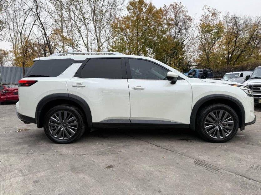 2024 Nissan Pathfinder Image 3