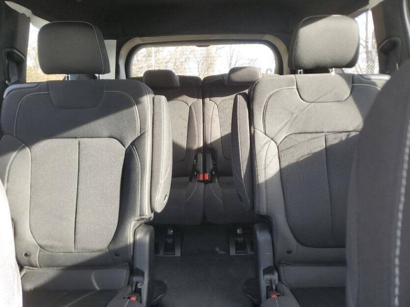 2025 Jeep Grand Cherokee Image 6