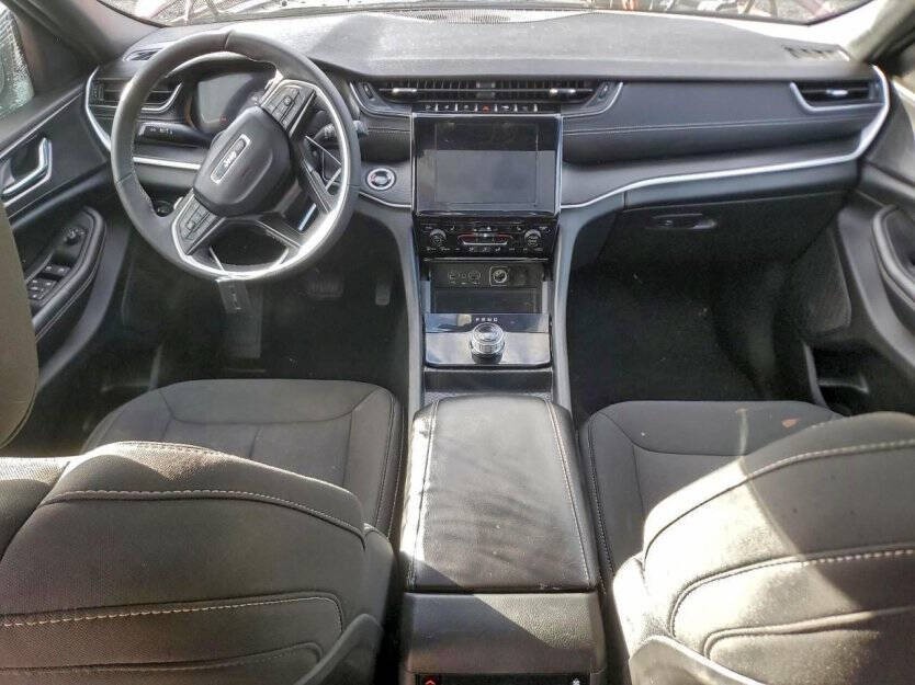 2025 Jeep Grand Cherokee Image 7