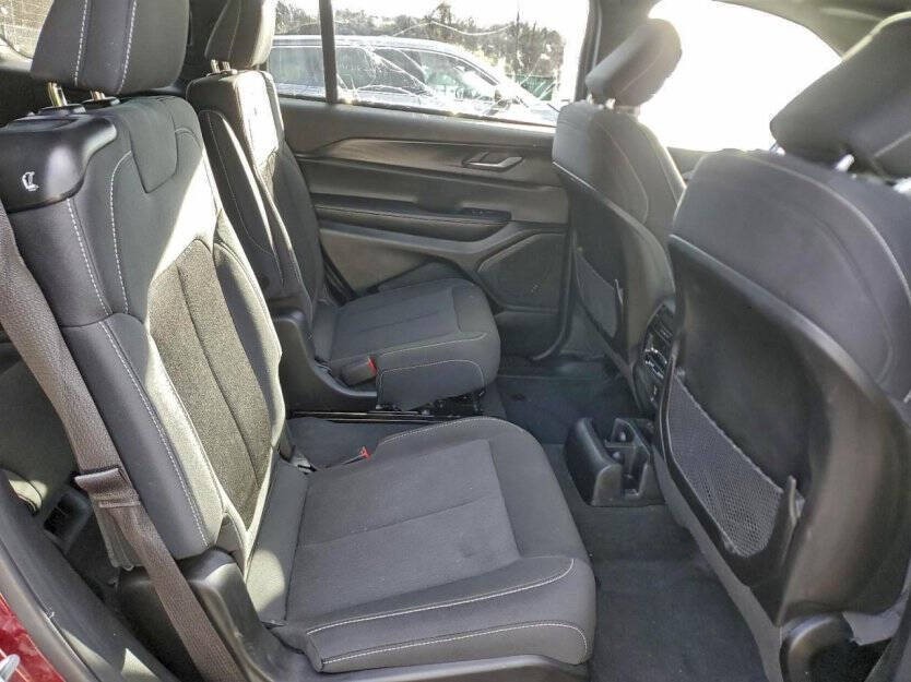 2025 Jeep Grand Cherokee Image 9