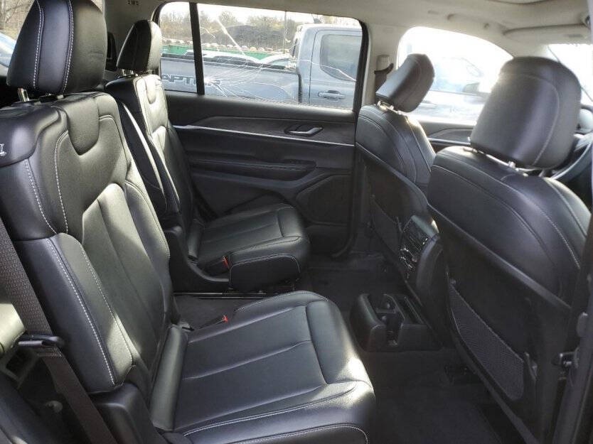 2023 Jeep Grand Cherokee Image 9