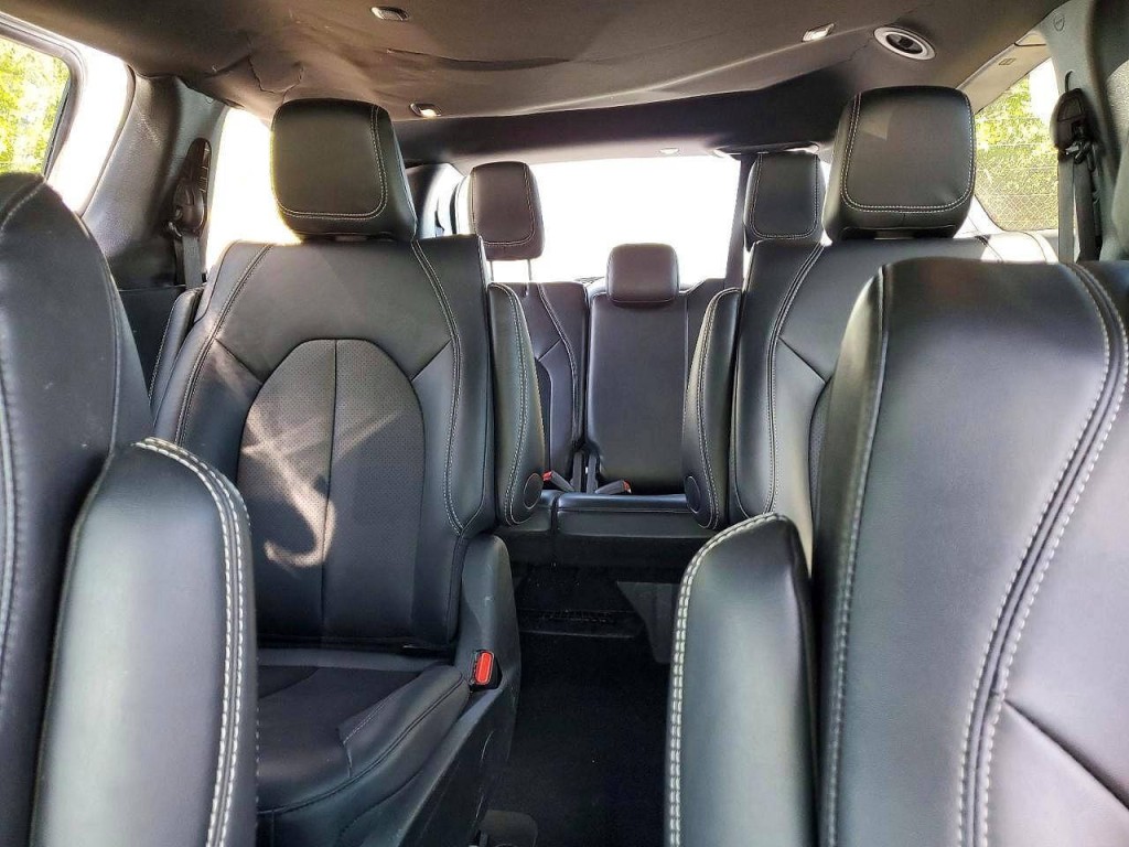 2024 Chrysler Pacifica Image 6