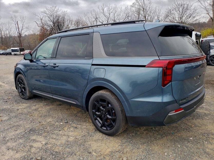 2025 Kia Carnival Image 3