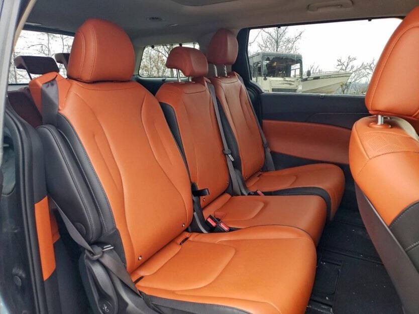 2025 Kia Carnival Image 9