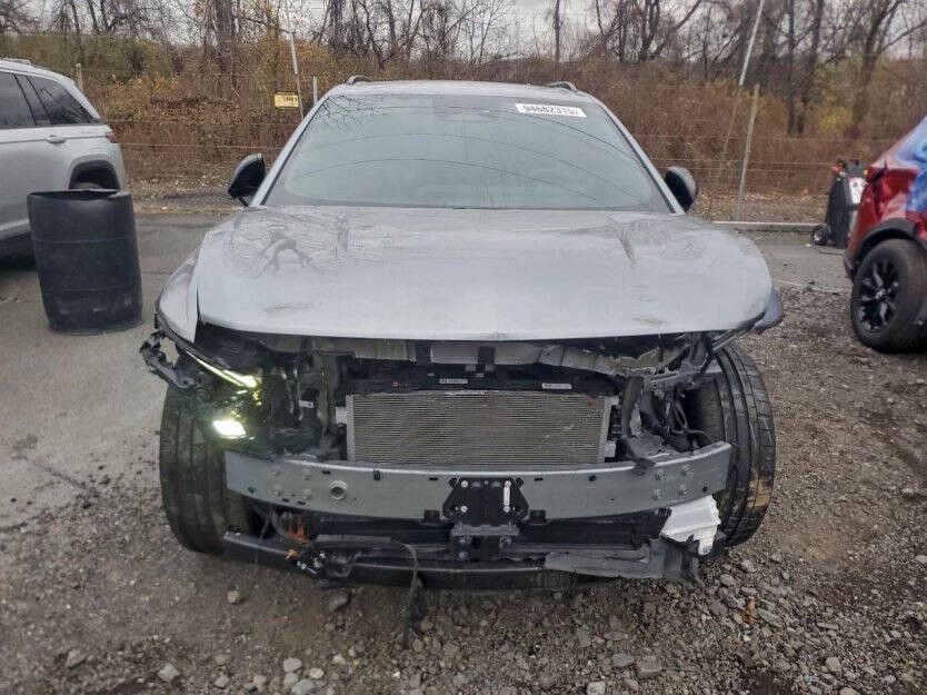 2024 Chevrolet Equinox Image 2