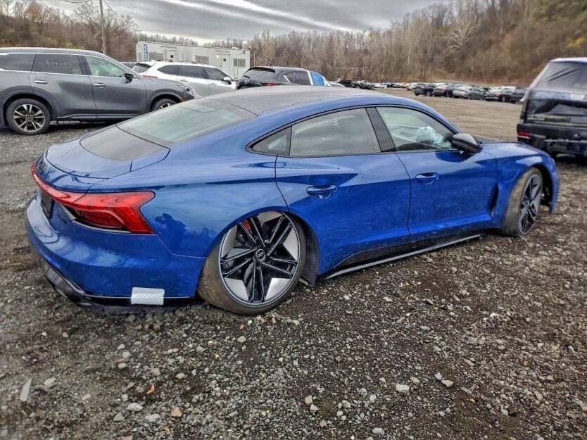 2024 Audi RS e-tron GT Image 5