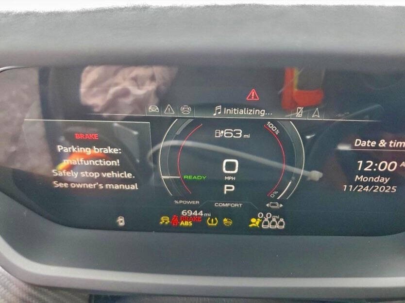 2024 Audi RS e-tron GT Image 8