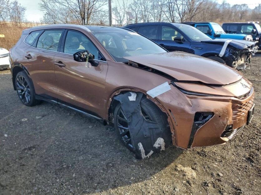 2025 Toyota Crown Signia Image 1