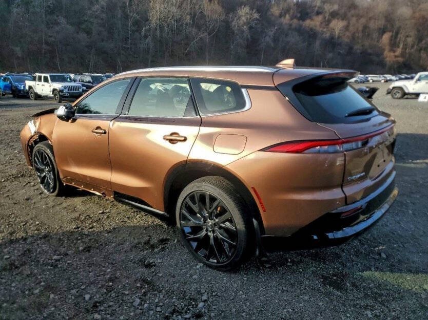 2025 Toyota Crown Signia Image 4