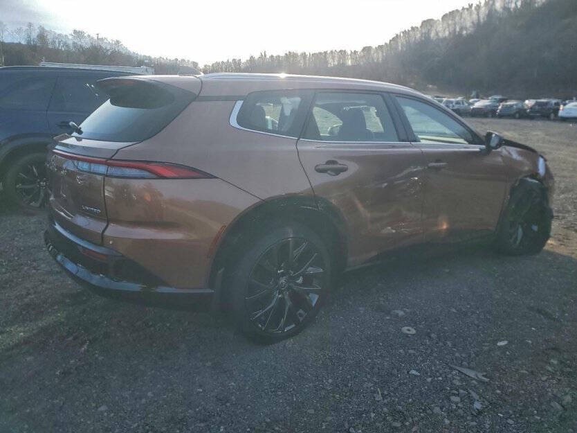 2025 Toyota Crown Signia Image 5