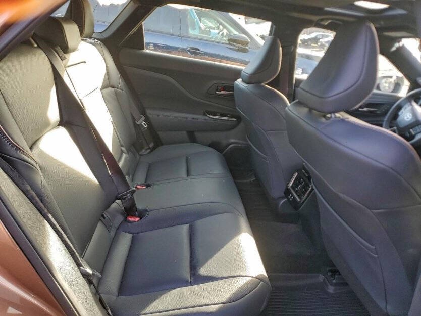 2025 Toyota Crown Signia Image 9