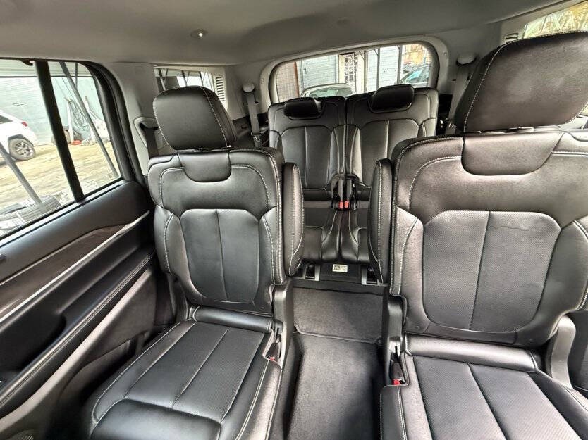 2023 Jeep Grand Cherokee Image 8