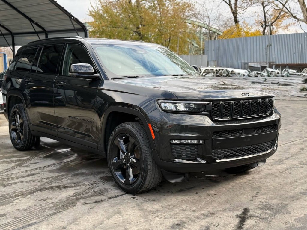 2023 Jeep Grand Cherokee Image 1