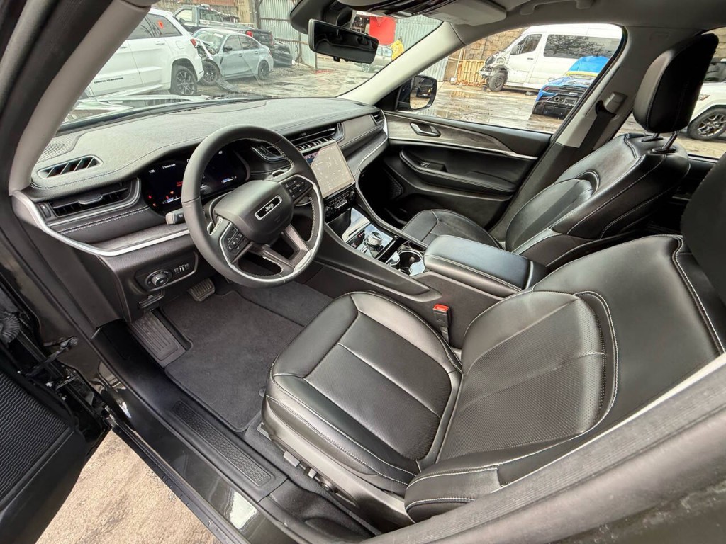 2023 Jeep Grand Cherokee Image 5