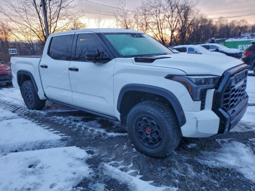 2022 Toyota Tundra Image 1