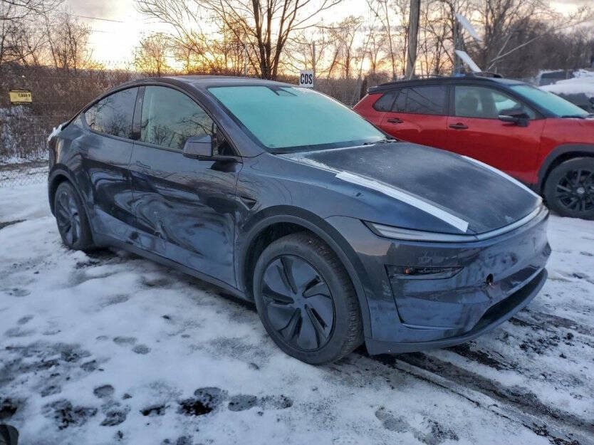 2026 Tesla Model Y Image 1