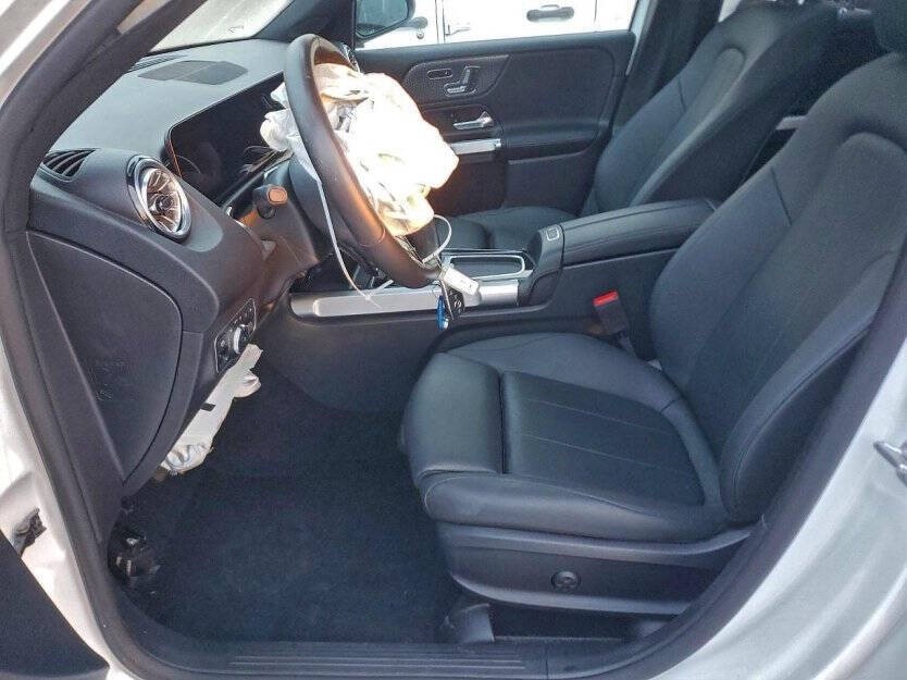 2025 Mercedes-Benz GLB Image 6