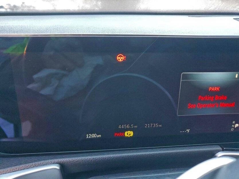 2025 Mercedes-Benz GLB Image 8