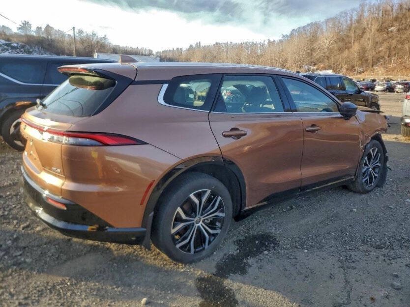 2025 Toyota Crown Signia Image 5