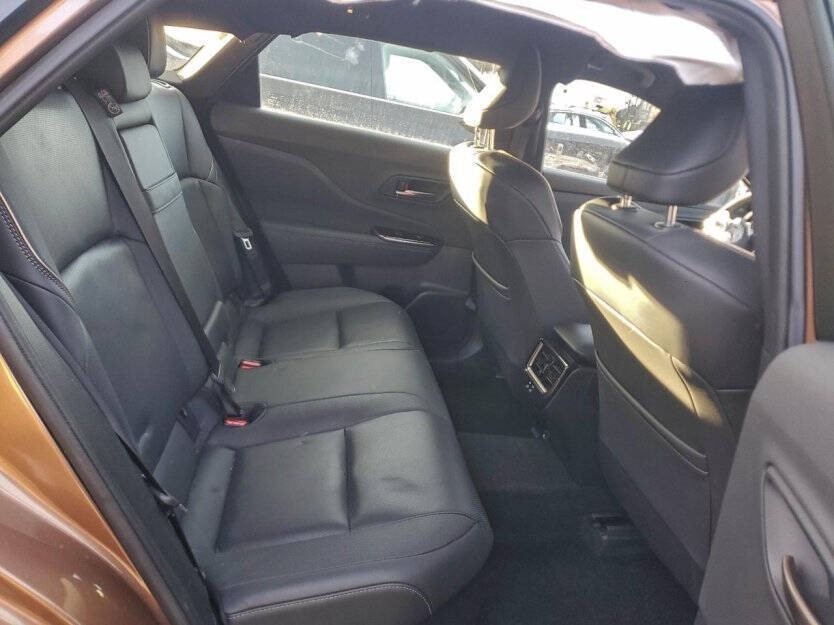 2025 Toyota Crown Signia Image 9